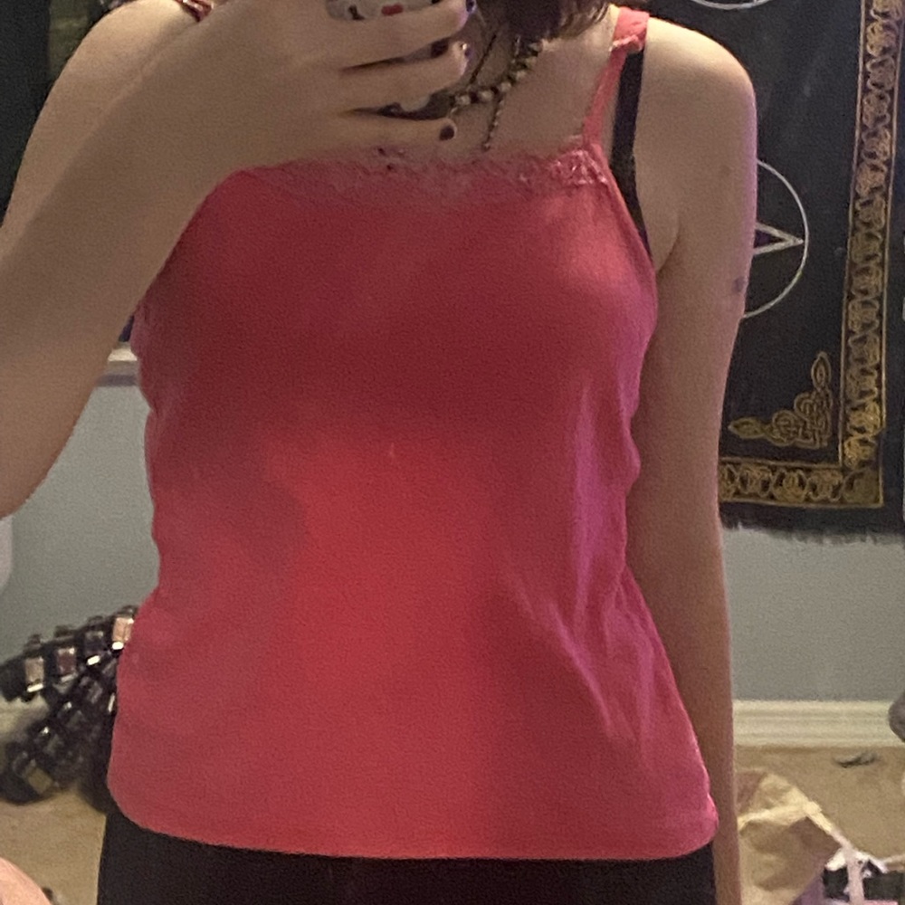 pink top